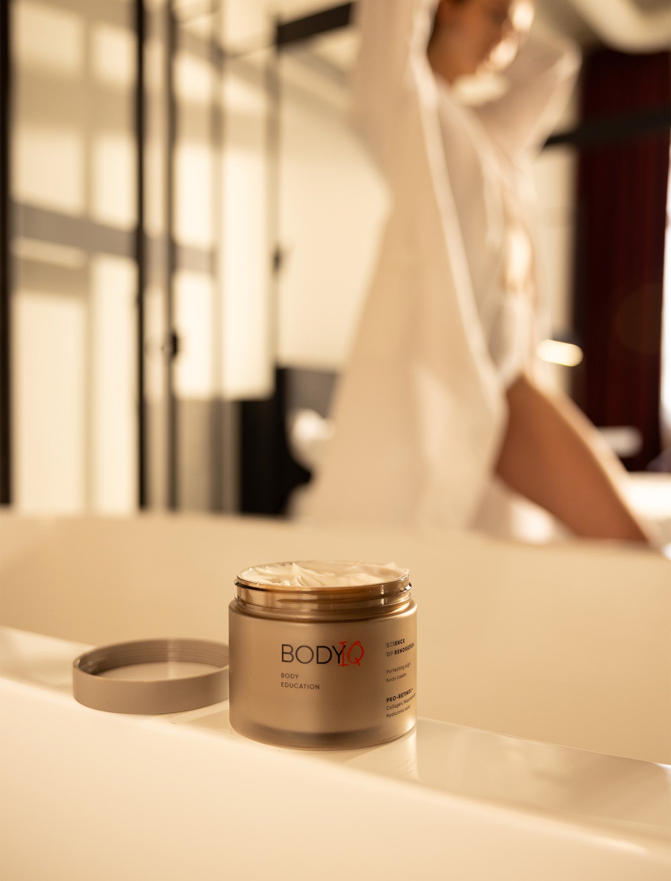 SCIENCE OF RENOVATION Perfecting Night Body Cream
